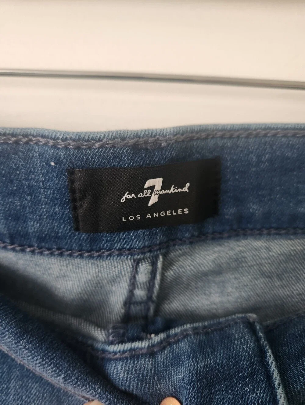 7 For All Mankind Blue Rolled-Hem Denim Shorts Women's 34 - Picture 3 of 5